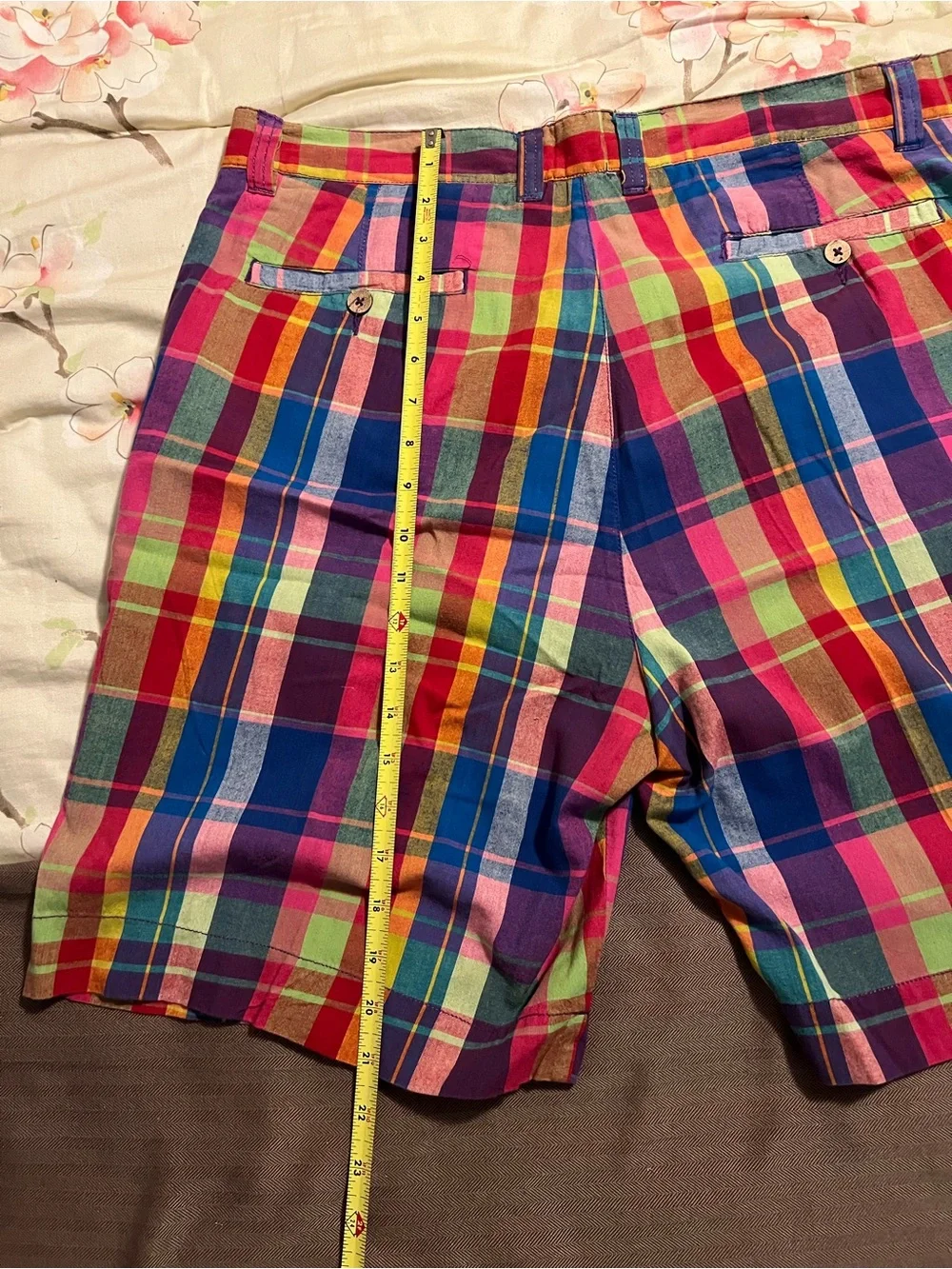 Vintage 1946 Multicolored Plaid Shorts - Size = Men 36